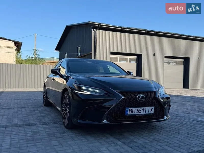 Lexus ES 2022