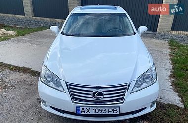 Седан Lexus ES 2012 в Южном