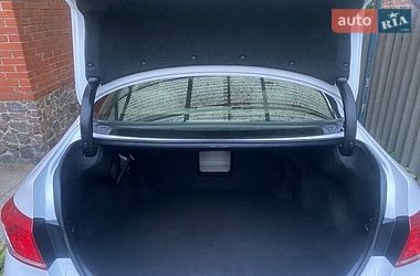 Седан Lexus ES 2012 в Южном
