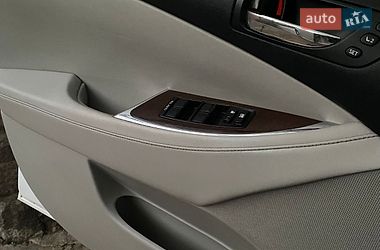 Седан Lexus ES 2012 в Южном