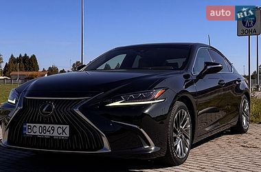 Седан Lexus ES 2018 в Львове