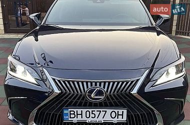 Седан Lexus ES 2019 в Ивано-Франковске