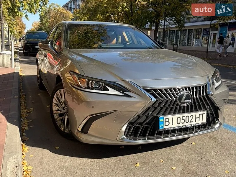 Lexus ES
