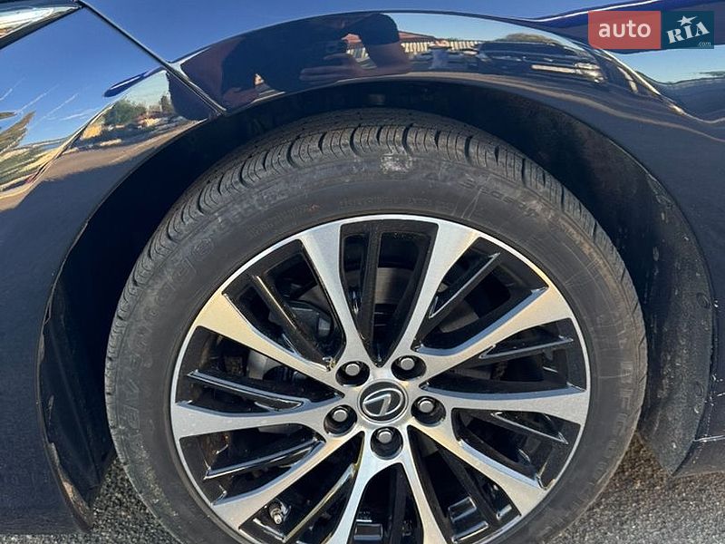 Седан Lexus ES 2021 в Киеве
