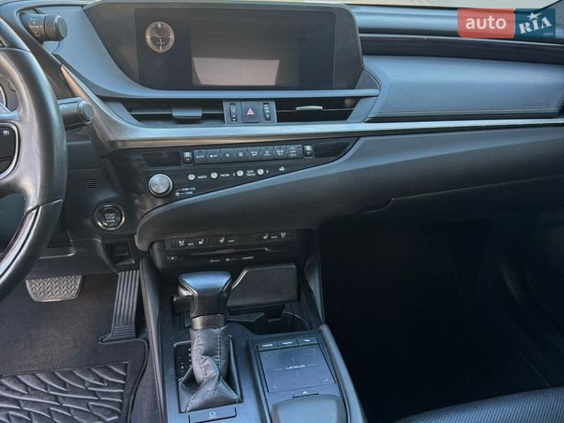 Седан Lexus ES 2021 в Киеве