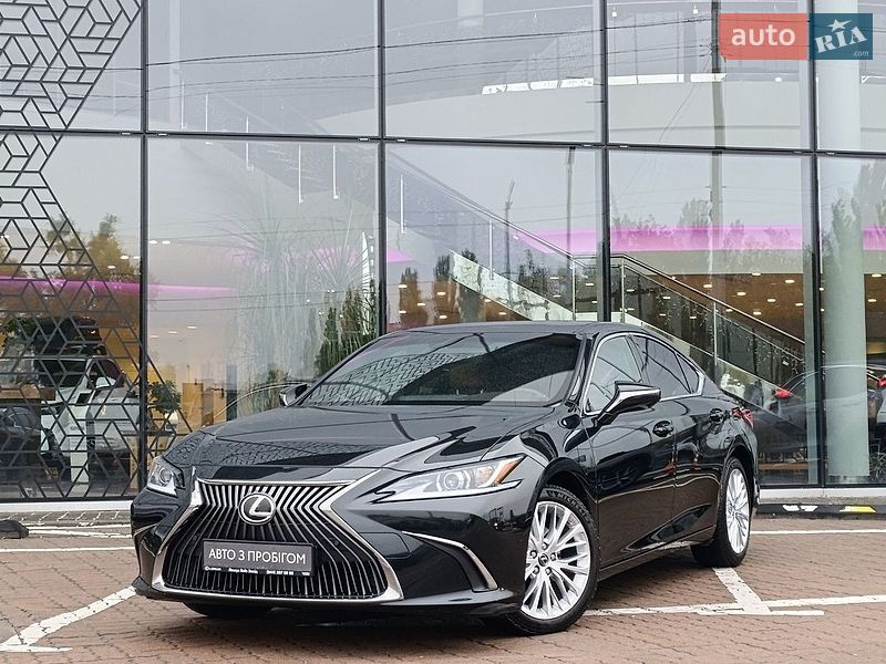 Lexus ES 2020