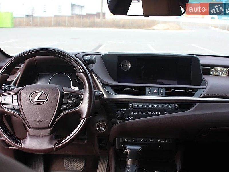 Седан Lexus ES 2019 в Києві