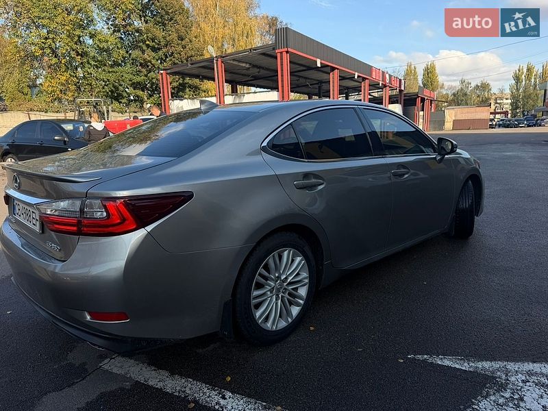 Седан Lexus ES 2016 в Ніжині