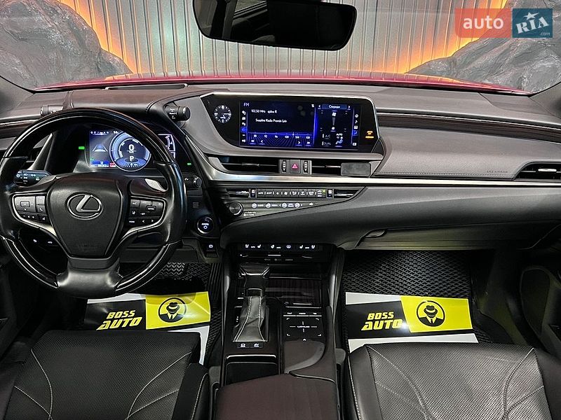 Седан Lexus ES 2019 в Львове