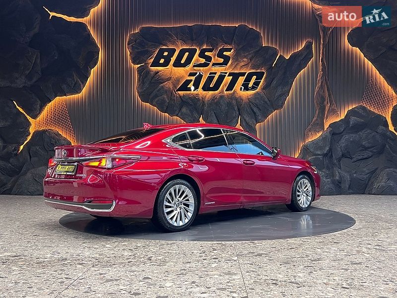 Седан Lexus ES 2019 в Львове