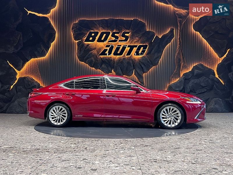 Седан Lexus ES 2019 в Львове