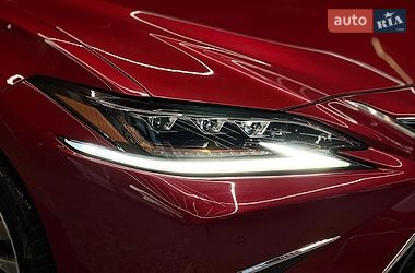 Седан Lexus ES 2019 в Львове