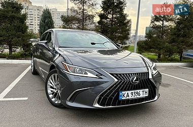 Седан Lexus ES 2022 в Киеве