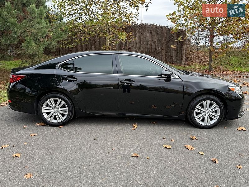 Седан Lexus ES 2014 в Киеве