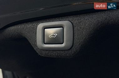 Седан Lexus ES 2022 в Ужгороді
