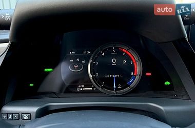 Седан Lexus ES 2022 в Ужгороді