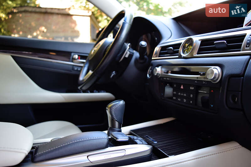 Седан Lexus GS 2016 в Киеве