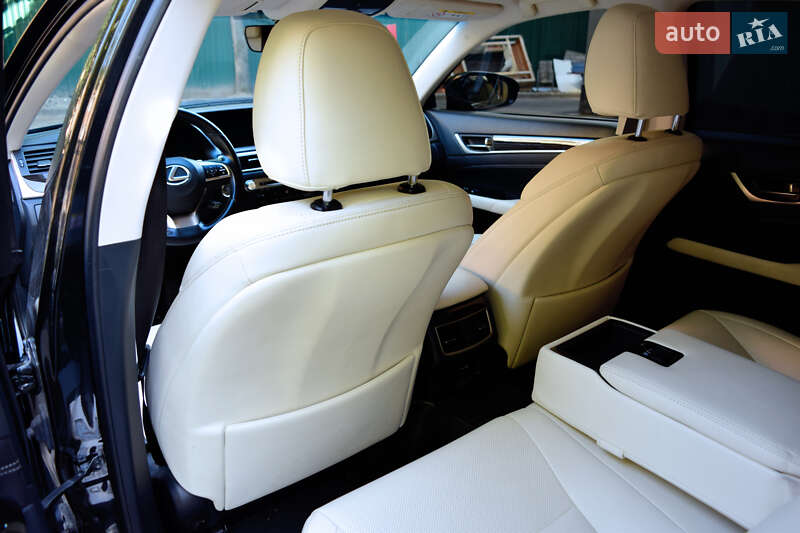 Седан Lexus GS 2016 в Киеве