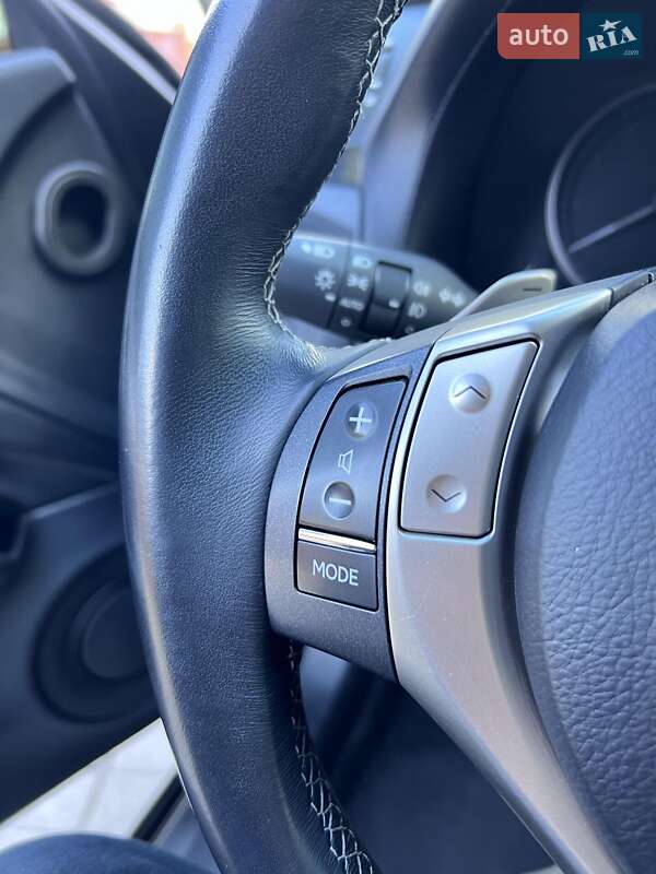 Седан Lexus GS 2013 в Краснограді