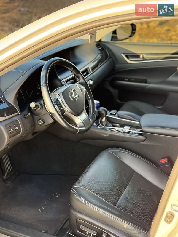 Седан Lexus GS 2014 в Львові