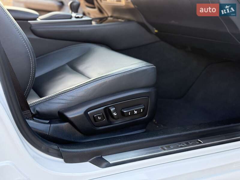 Седан Lexus GS 2014 в Львові