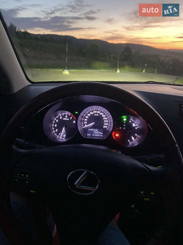 Седан Lexus GS 2011 в Долине