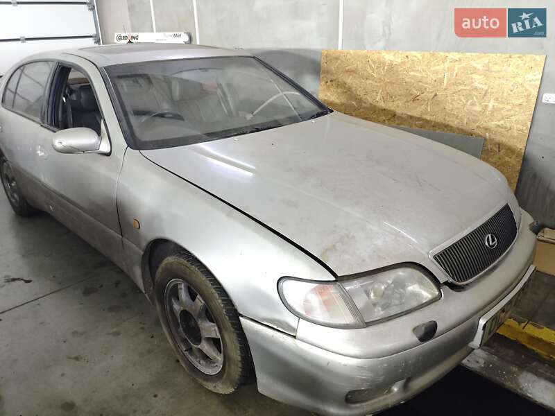 Седан Lexus GS 1994 в  фото Седан Lexus GS 1994 в