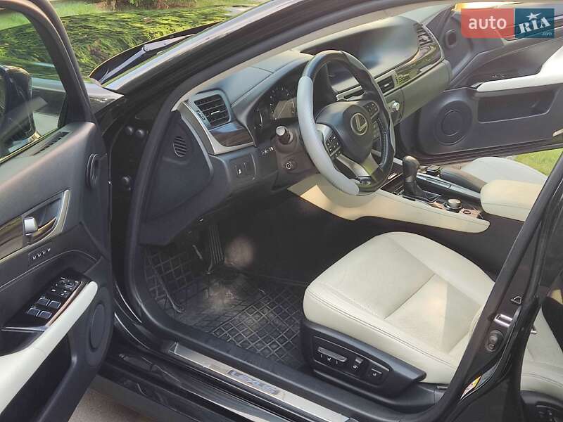 Седан Lexus GS 2017 в Киеве