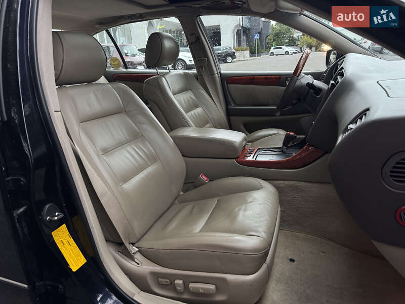 Седан Lexus GS 2000 в Луцке