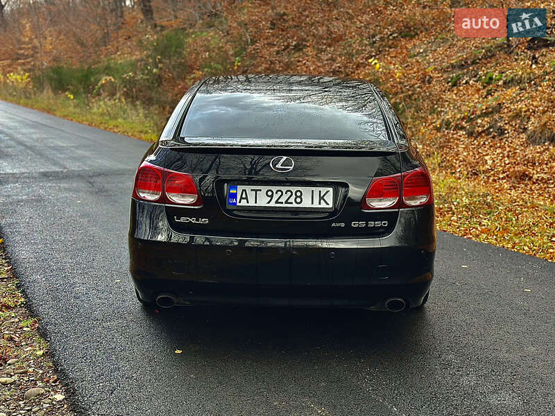Седан Lexus GS 2011 в Долине