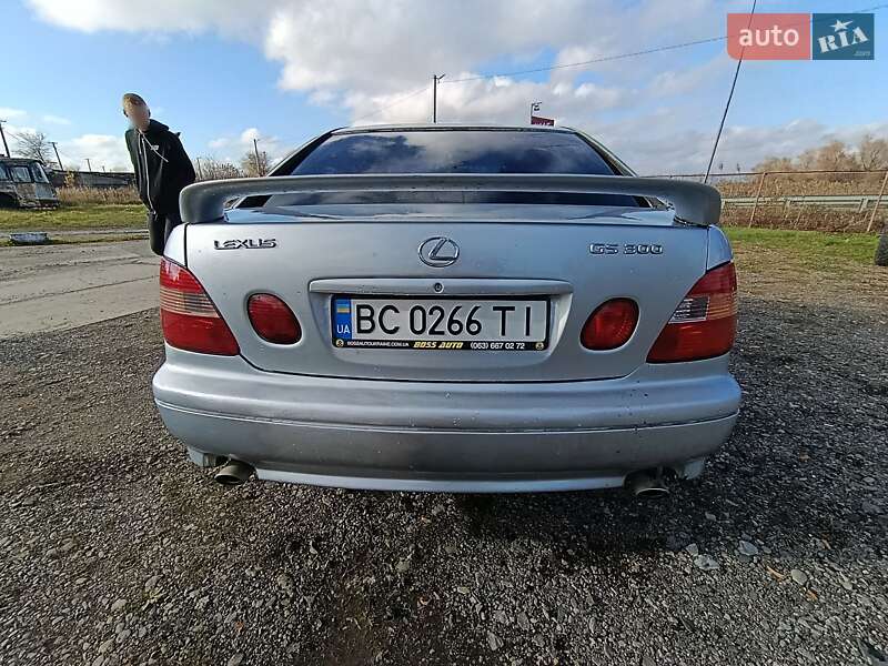Седан Lexus GS 2000 в Жидачове