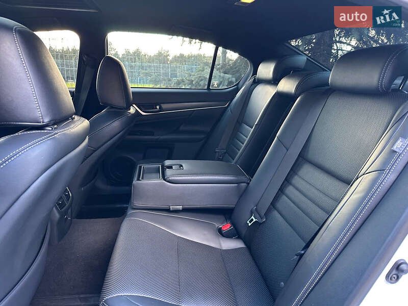 Седан Lexus GS 2016 в Киеве фото 28 Седан Lexus GS 2016 в Киеве