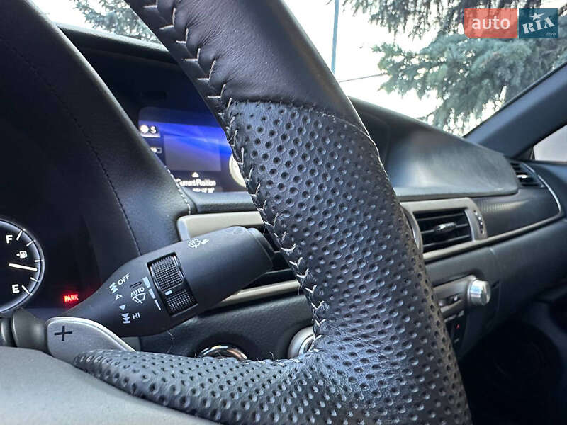 Седан Lexus GS 2016 в Киеве фото 45 Седан Lexus GS 2016 в Киеве