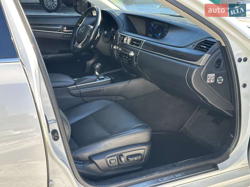 Седан Lexus GS 2014 в Киеве фото 22 Седан Lexus GS 2014 в Киеве