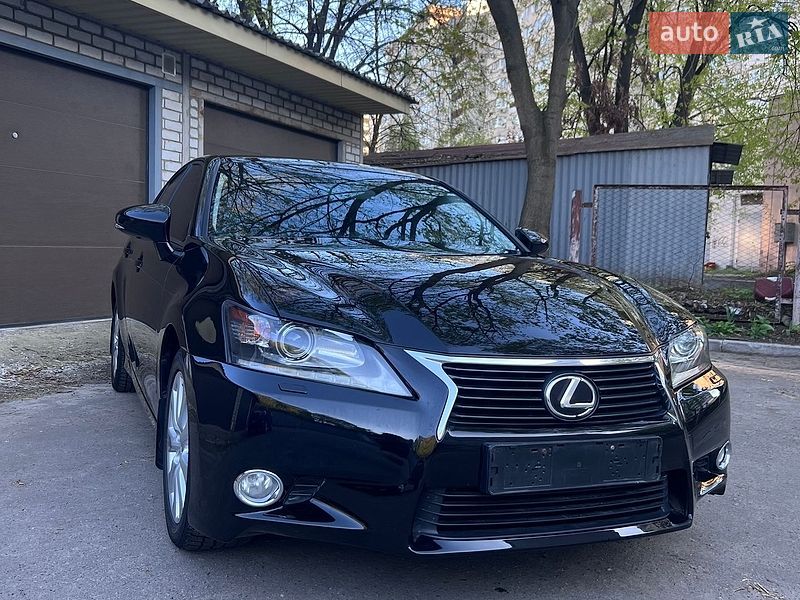 Седан Lexus GS 2013 в Краснограді