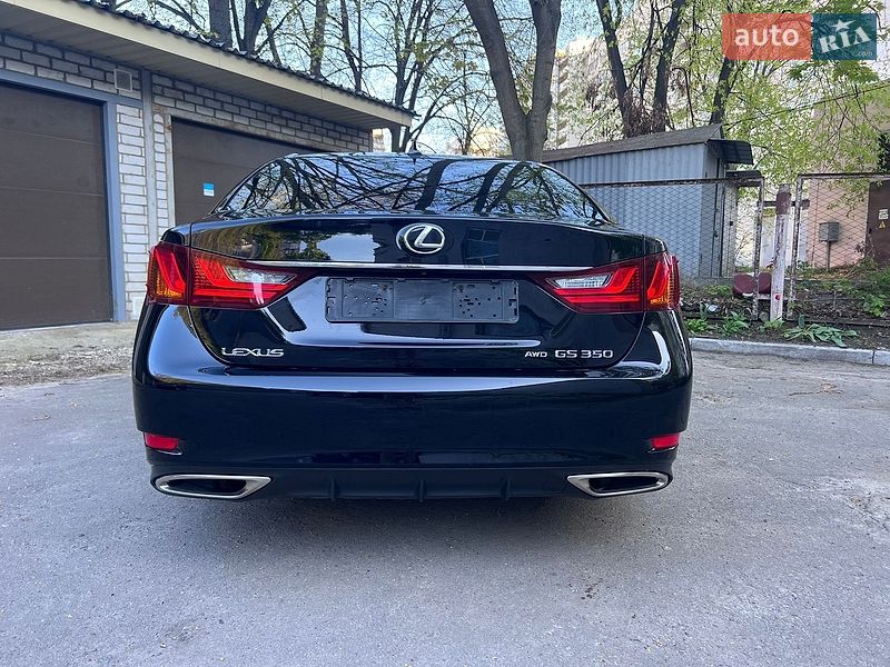Седан Lexus GS 2013 в Краснограді