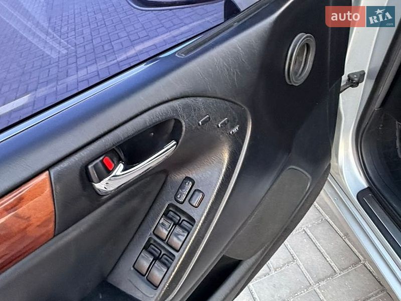 Седан Lexus GS 1998 в Дніпрі