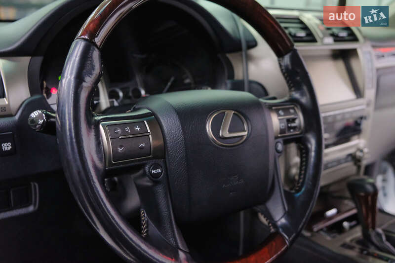 Внедорожник / Кроссовер Lexus GX 2016 в 