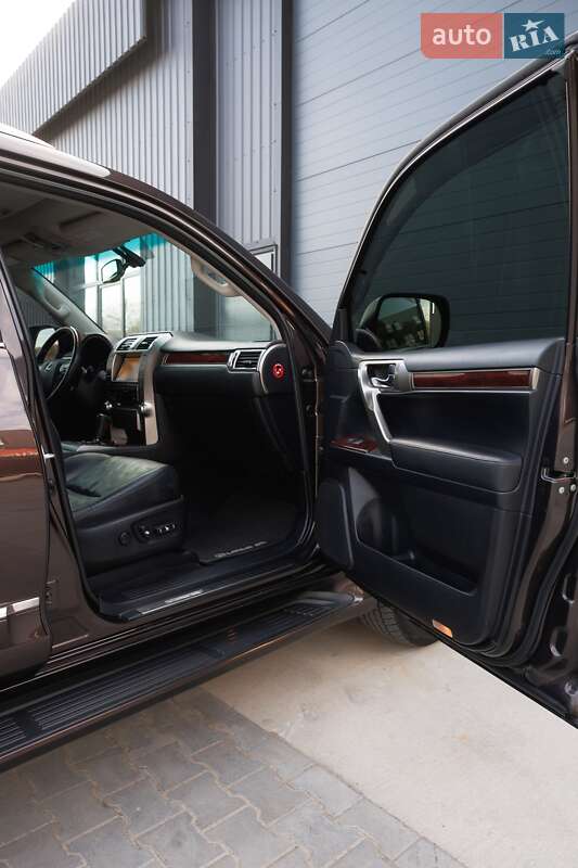 Внедорожник / Кроссовер Lexus GX 2011 в Дубно
