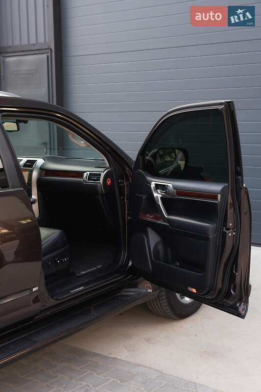 Внедорожник / Кроссовер Lexus GX 2011 в Дубно