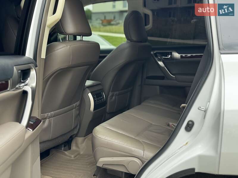 Внедорожник / Кроссовер Lexus GX 2015 в Ивано-Франковске