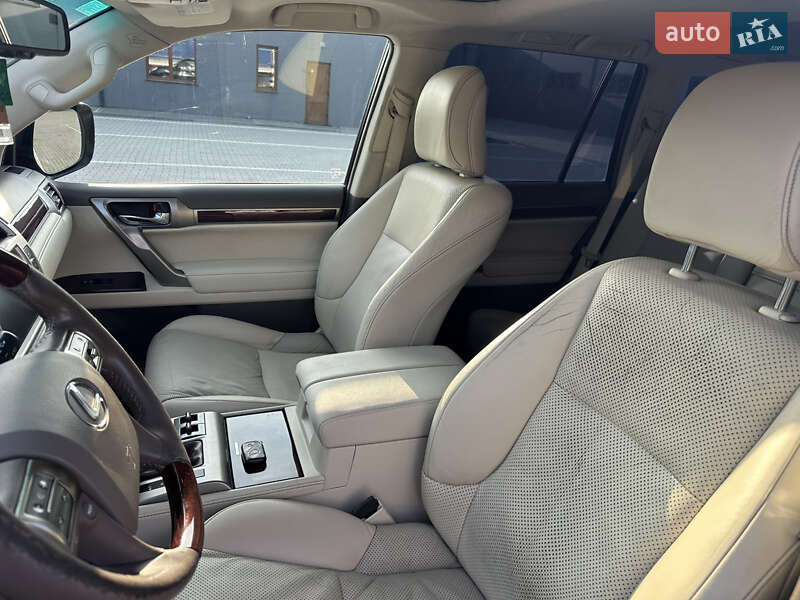 Внедорожник / Кроссовер Lexus GX 2010 в Ровно