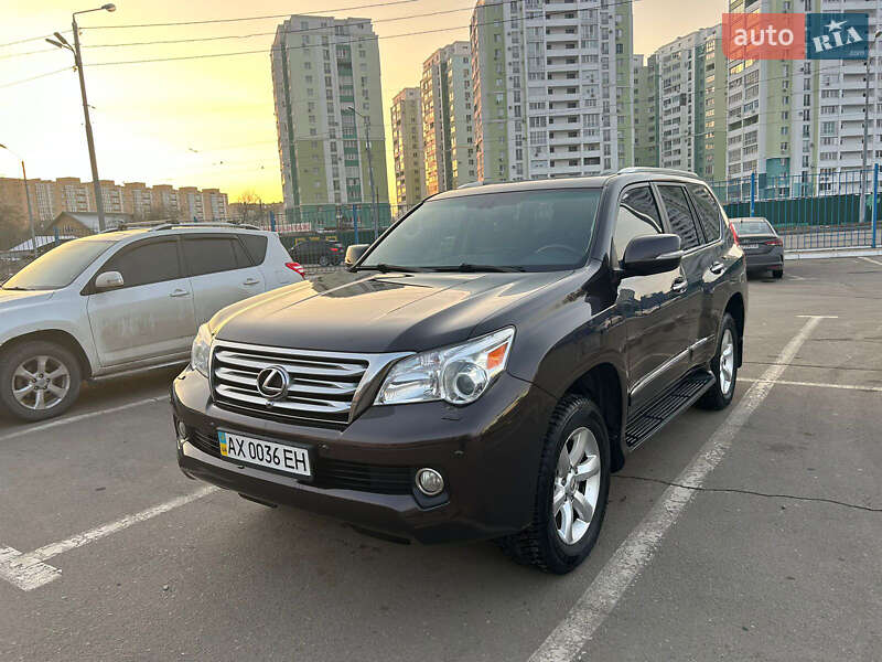 Позашляховик / Кросовер Lexus GX 2011 в 