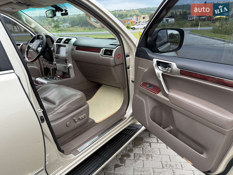 Позашляховик / Кросовер Lexus GX 2010 в Золочеві