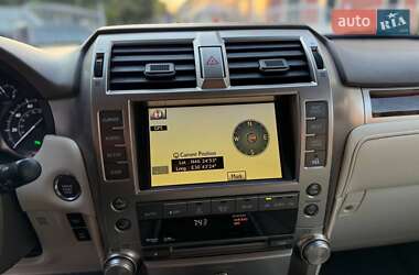 Позашляховик / Кросовер Lexus GX 2010 в 