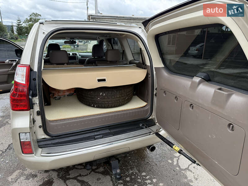 Внедорожник / Кроссовер Lexus GX 2010 в Золочеве
