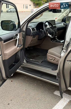 Позашляховик / Кросовер Lexus GX 2023 в 
