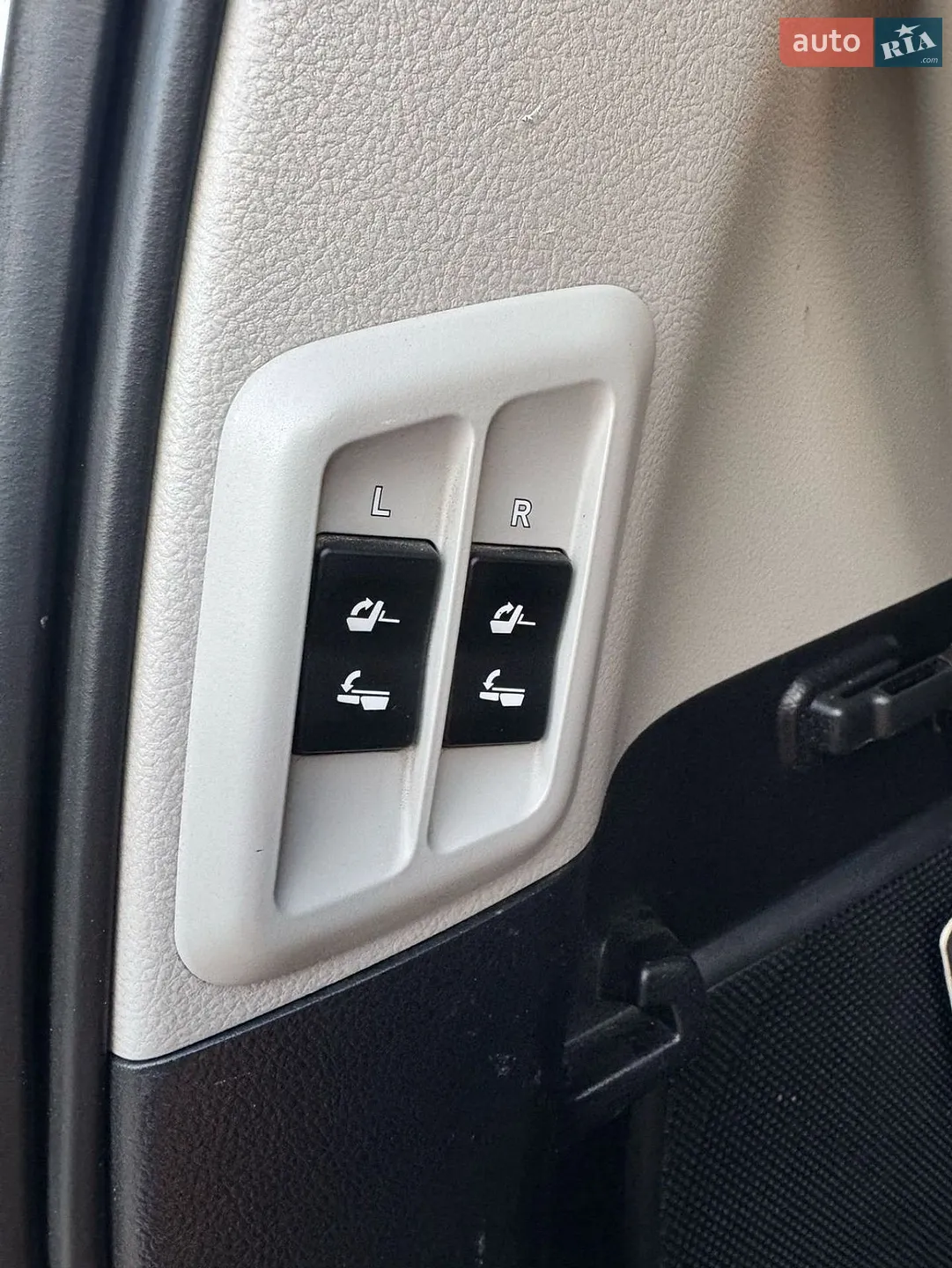 2011 Lexus GX - мініатюра 25