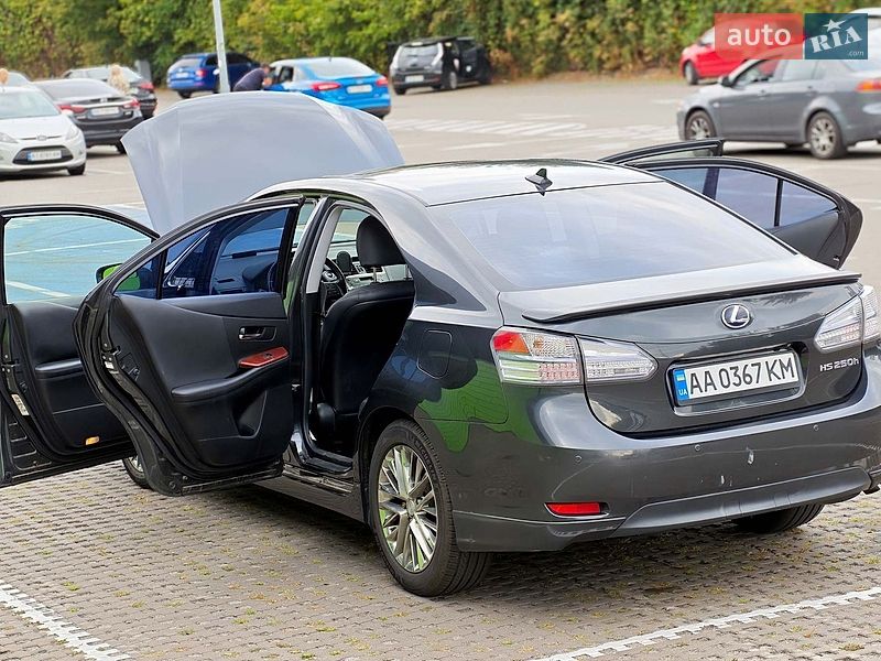 Седан Lexus HS 2011 в Києві