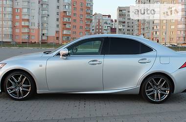 Седан Lexus IS 2016 в Виннице